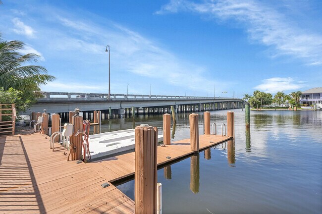 Building Photo - 1702 S Ocean Blvd