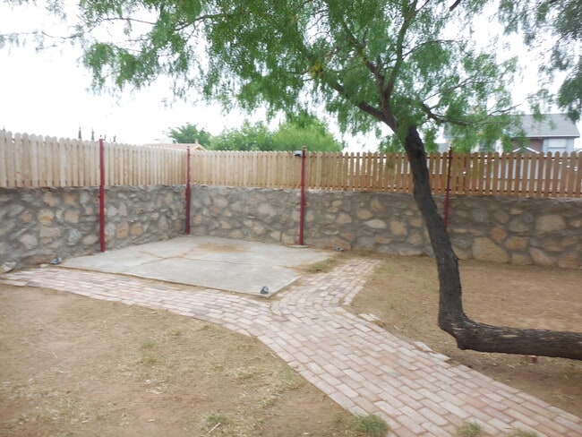 Building Photo - 10912 Sandy Koufax Dr