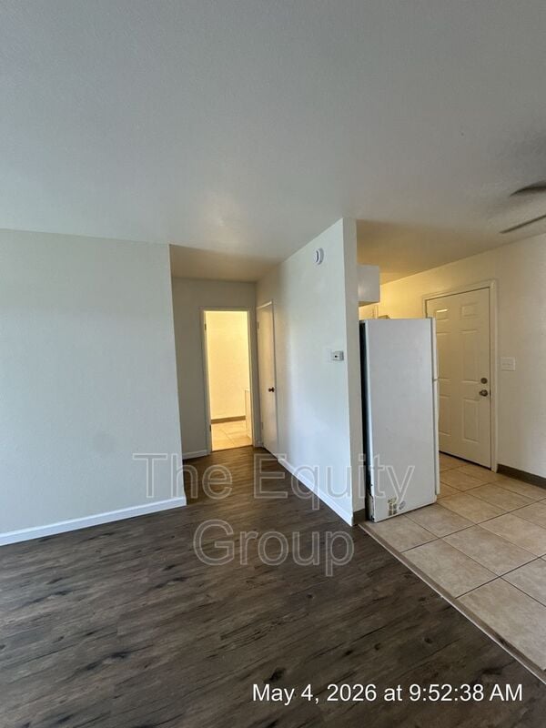 Building Photo - 331 E Elm St