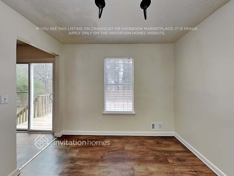 Building Photo - 1835 Red Rose Ln