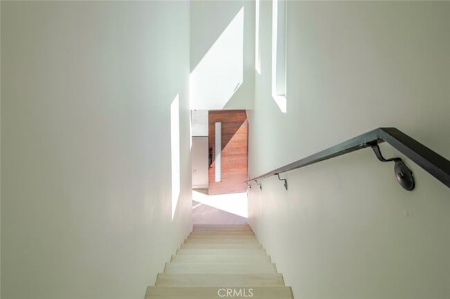 Building Photo - 10787 Las Lunitas Ave