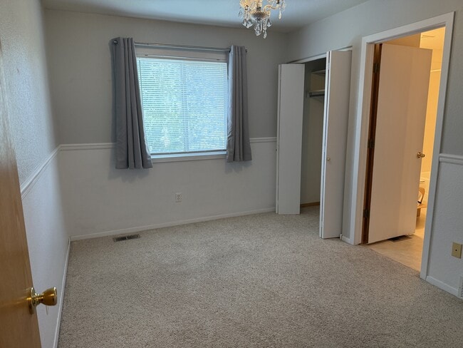 Building Photo - 1427 Painted Desert Ct
