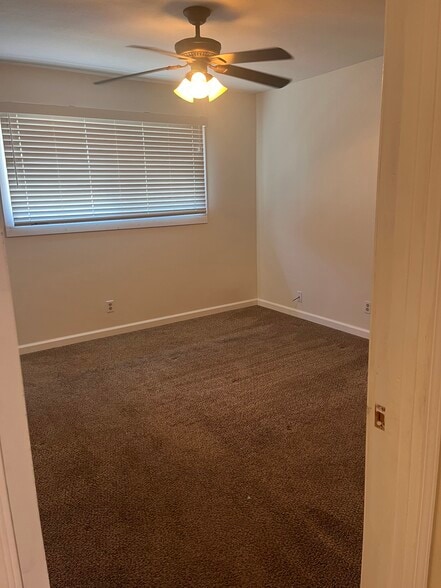 Building Photo - 3940 Silver Leaf Dr