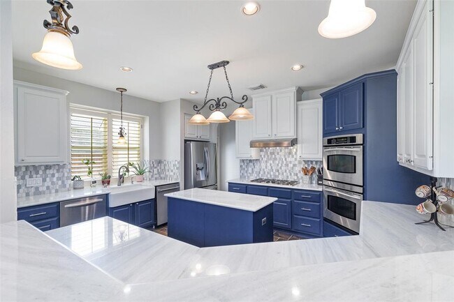 Building Photo - 13011 Far Point Manor Ct