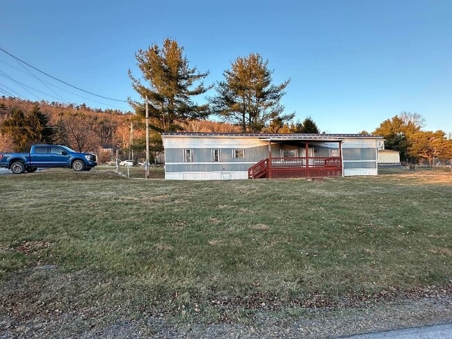 Building Photo - 146 W Duncan St