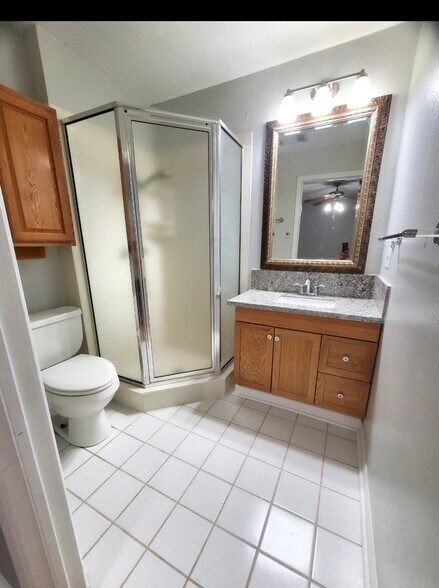 Building Photo - 8620 Chateau Cir