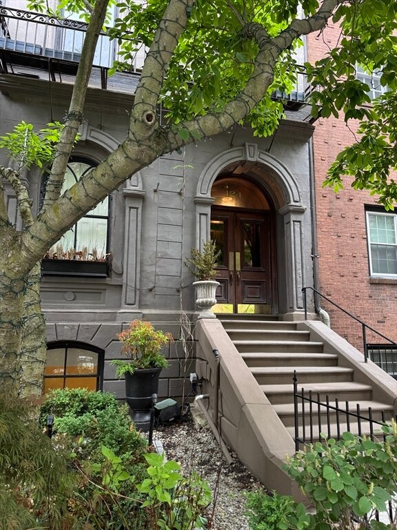 Building Photo - 124 Beacon St