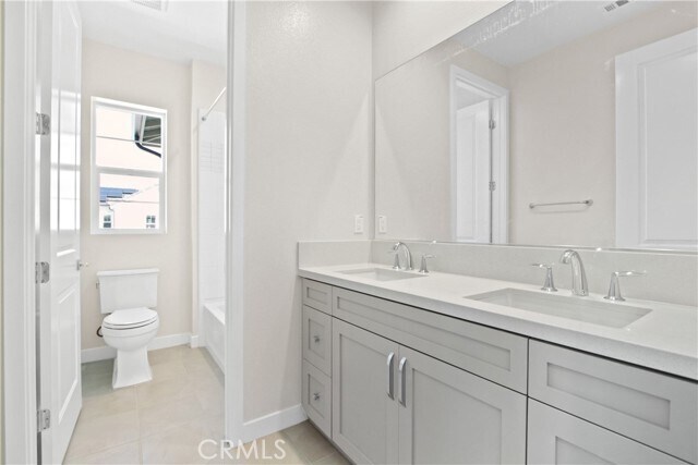 Building Photo - 200 Brackens