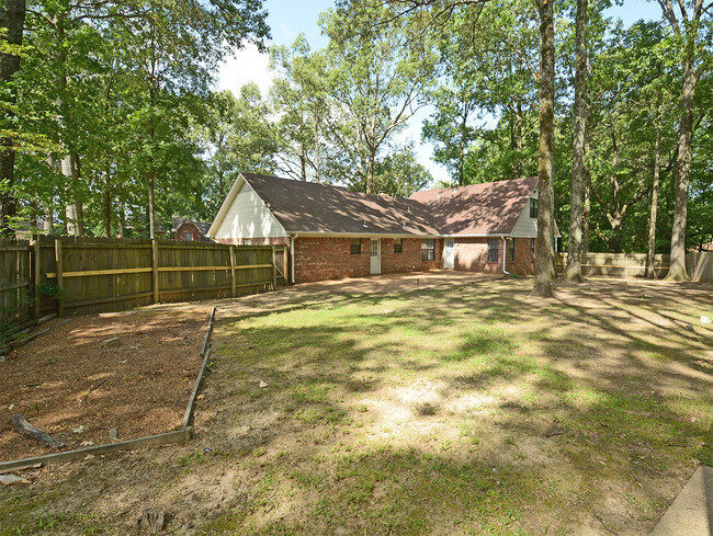 Building Photo - 4 Bed, 3 Bath. In Cordova Near Rockcreek P...