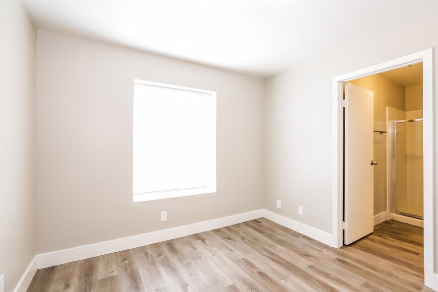 Building Photo - 106 Spinnaker Dr