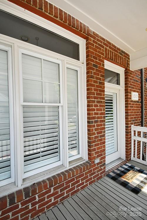 Building Photo - 4939 S Hill View Dr