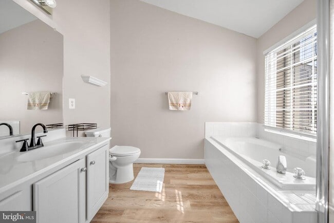 Building Photo - 6340 Cullen Pl