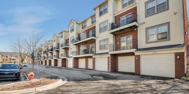 Building Photo - 3285 Newbury Pl