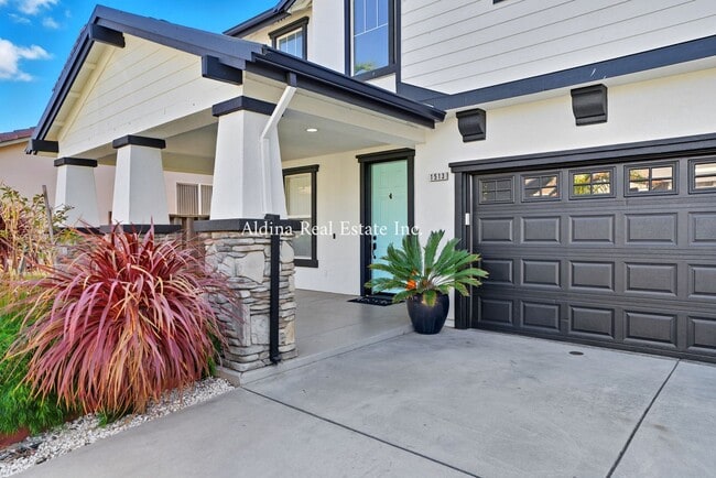 Building Photo - Monte Bella Community