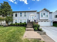 Building Photo - Magnificent 5 Bed 3 Bath Colonial Home Sit...