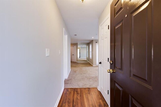 Building Photo - 5670 River Heights Crossing SE