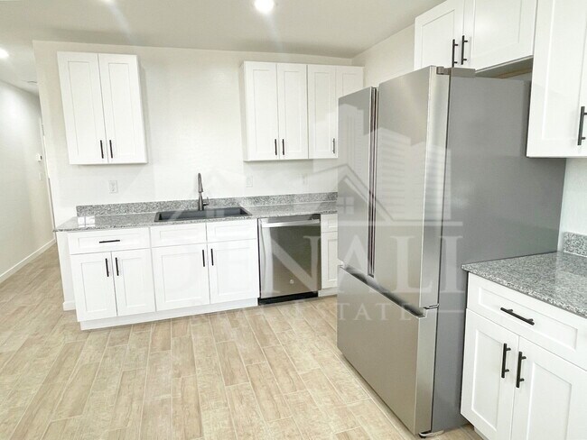 Building Photo - 733 S 96th Pl