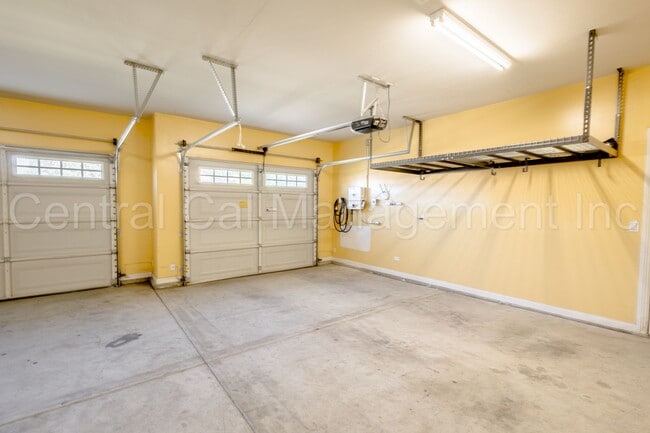 Building Photo - 4 Bedroom/3 Bath Home with Paid Solar - $3395 Per Month!