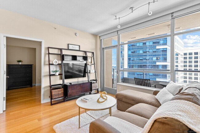 Building Photo - 700 W E St