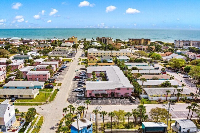 Building Photo - 401 Monroe Ave