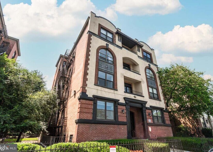 Building Photo - 1438 Meridian Pl NW
