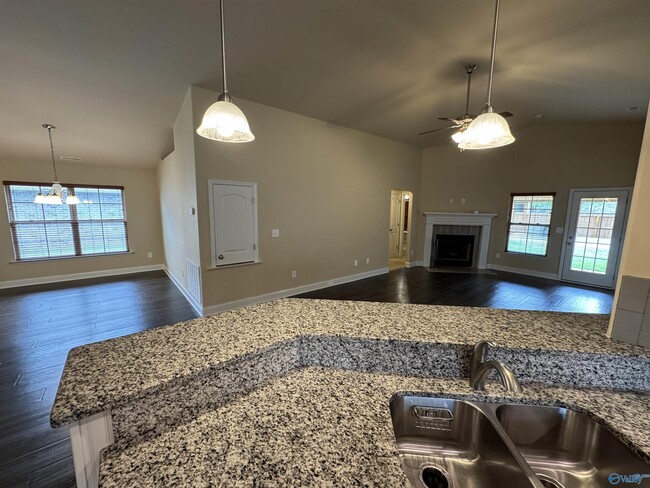 Building Photo - 2467 Bell Manor Dr SW