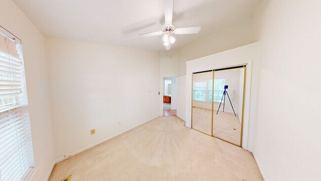 Building Photo - READY TO GO 3 LVL - 3 bed + 2 full and 2 half bath TH