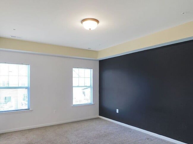 Building Photo - 23363 Marview Ct