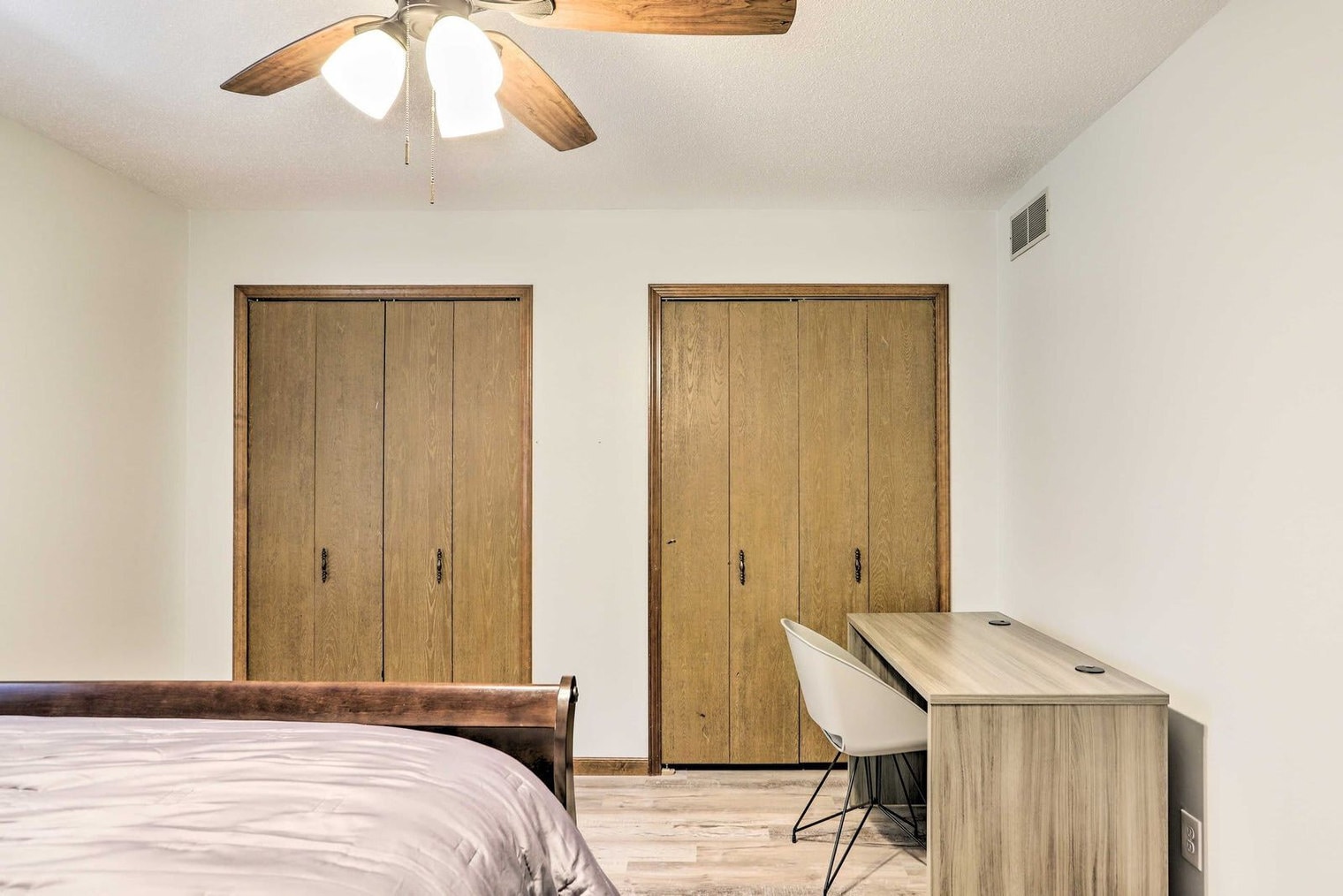 Building Photo - 6834 Woodmeadow Dr