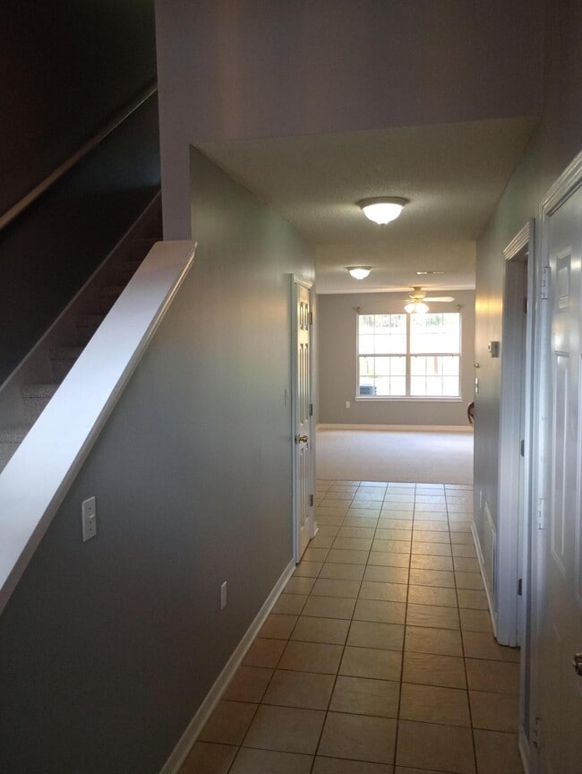 Building Photo - 129 Noblat Dr