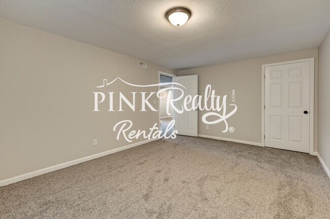 Building Photo - 5070 Hopkins Dr