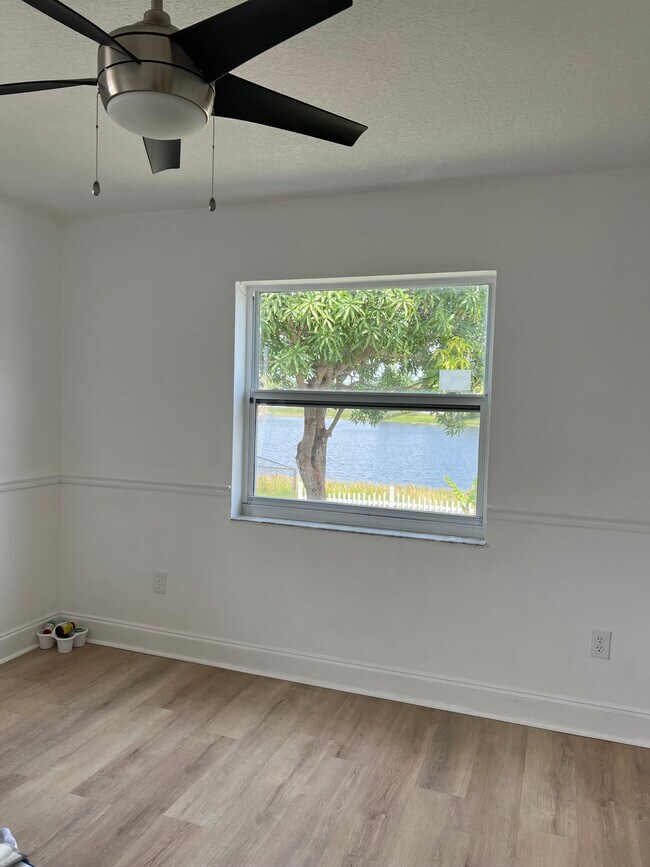 Building Photo - 5020 SW 120th Ave