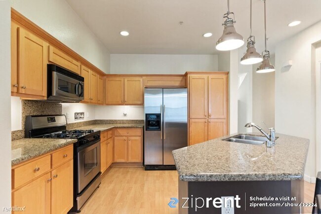 Building Photo - 3 br, 3.5 bath Townhome - 765 N 7th St, Sa...