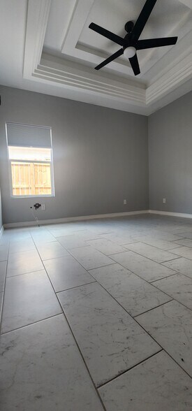 Building Photo - 5809 Ozark Ave