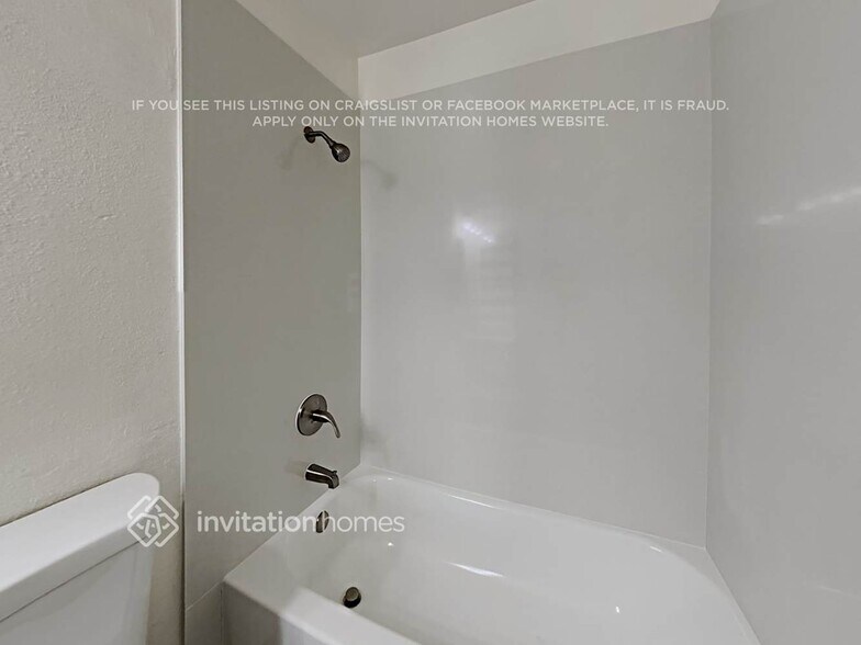 Building Photo - 8705 Los Encantos Cir