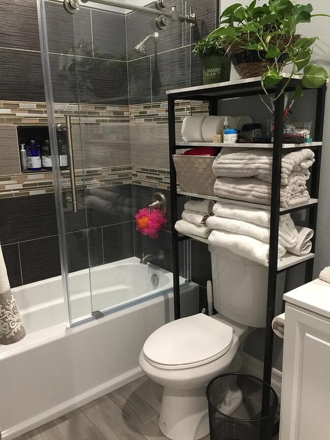 Building Photo - 1115 Clark St