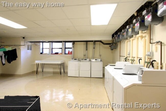 Building Photo - 123 Highland Ave