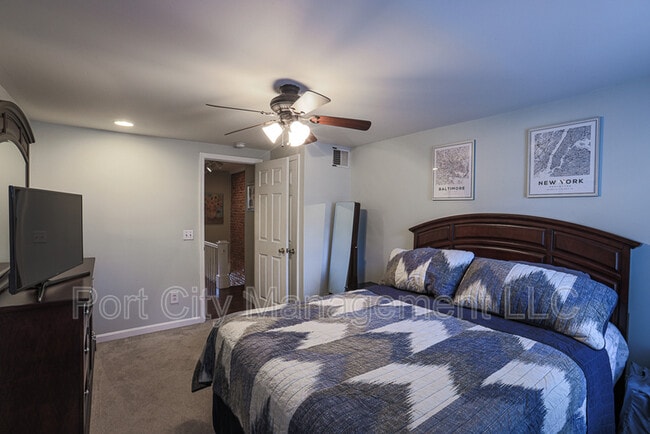 Building Photo - 813 S Belnord Ave