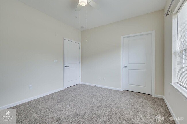 Building Photo - 712 Strassle Wy