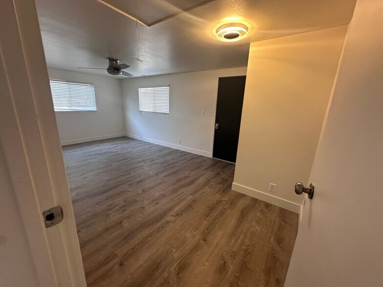 Building Photo - 2826 E 7375 S