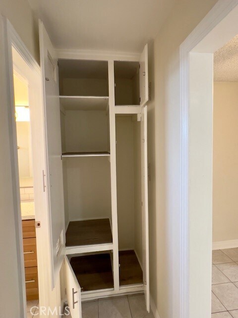 Building Photo - 711 N Soldano Ave