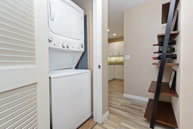 Building Photo - 427 9th Ave