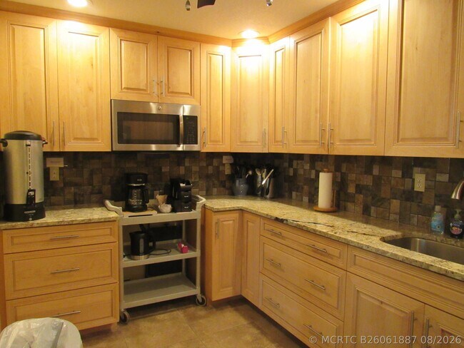Building Photo - 5780 Fernley Dr