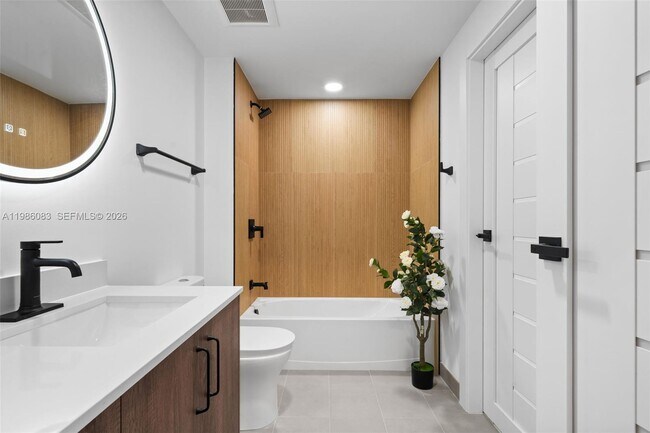 Building Photo - 2479 NE 192 St