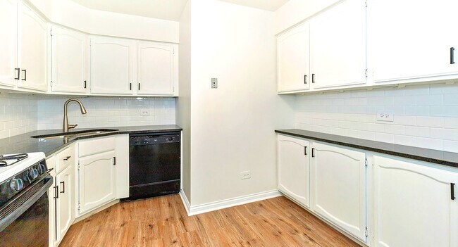 Building Photo - 19 Parkside Ct