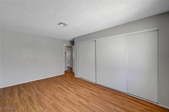 Building Photo - 913 Falconhead Ln
