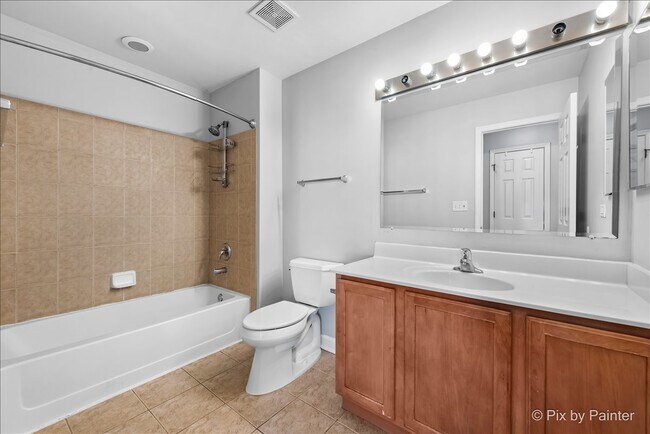 Building Photo - 1128 Bartholdi Ct