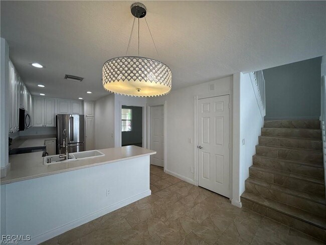 Building Photo - 28262 Villagewalk Cir