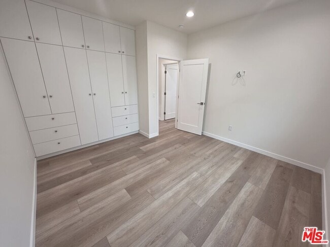Building Photo - 6748 Ben Ave