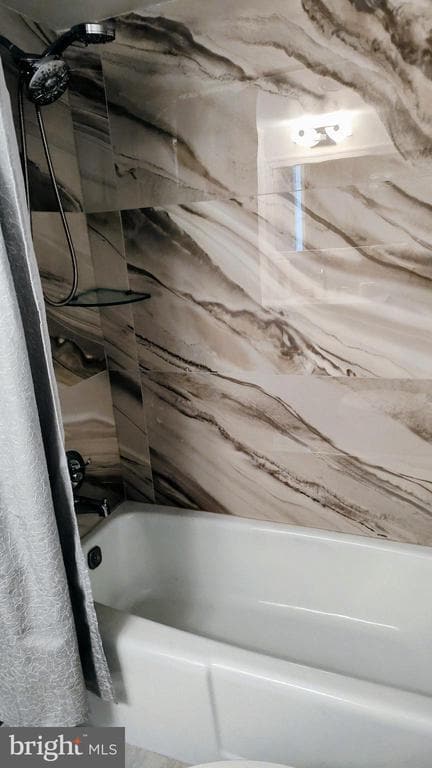 Building Photo - 6100 Westchester Park Dr